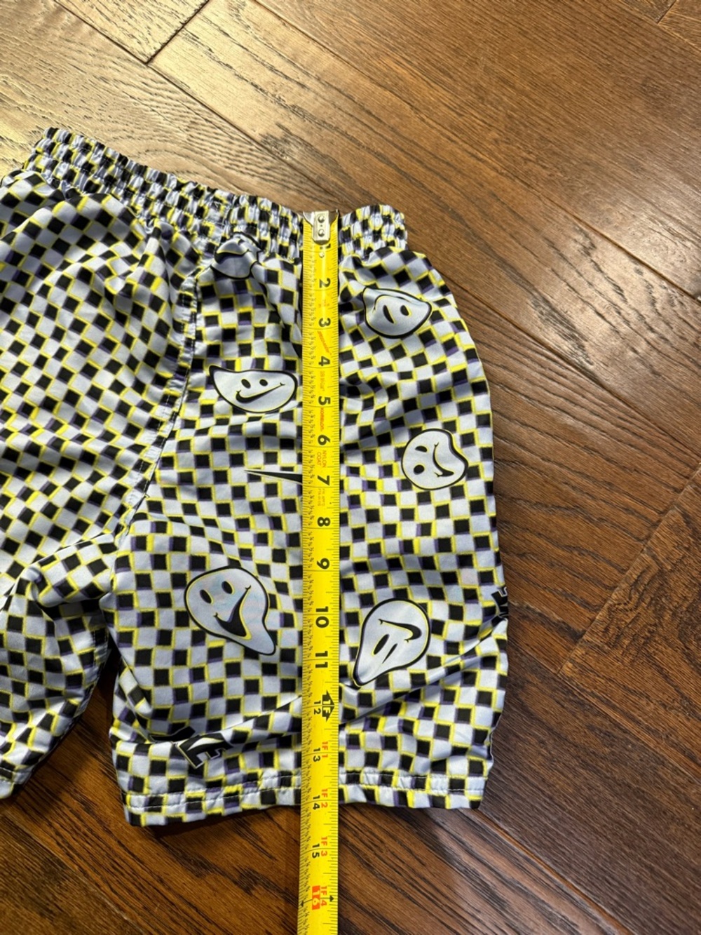 Nike Black, White & Yellow Checkerboard Kids Swim Shorts size Medium (8-10) - Picture 7 of 7